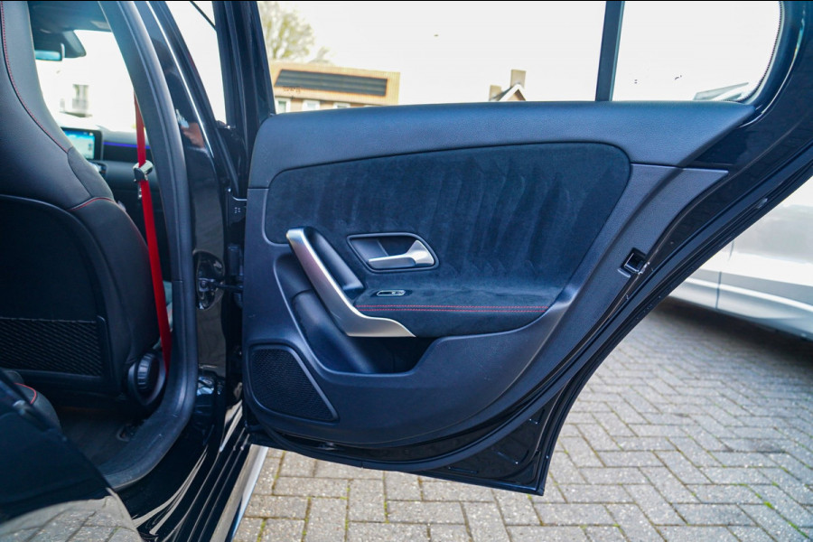 Mercedes-Benz A-Klasse 220 Premium Plus | Panorama | Camera | Carplay | Digital Dash | Stoelverwarming