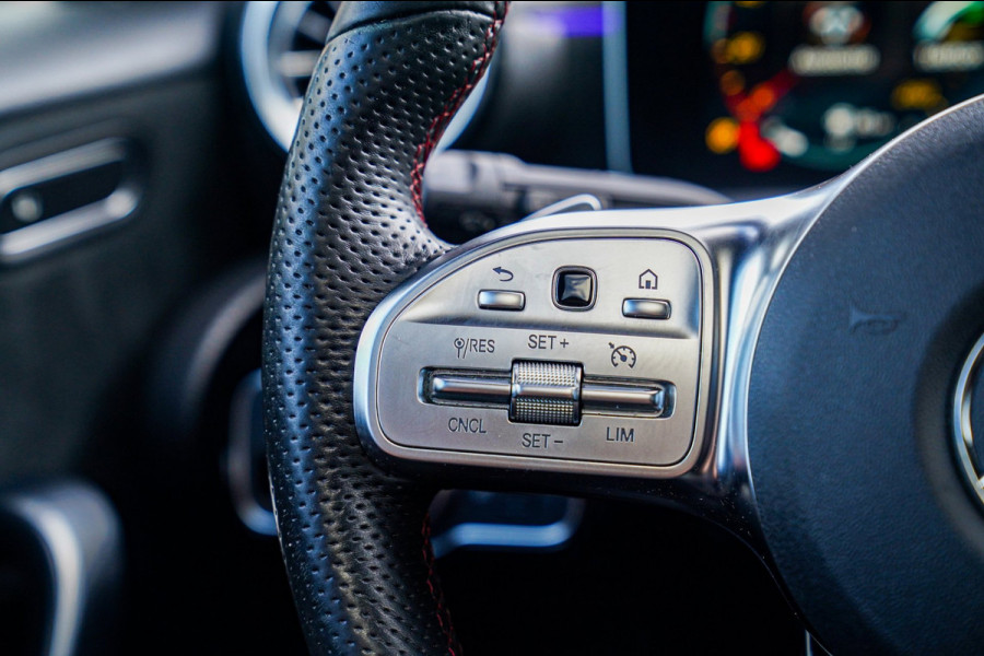 Mercedes-Benz A-Klasse 220 Premium Plus | Panorama | Camera | Carplay | Digital Dash | Stoelverwarming