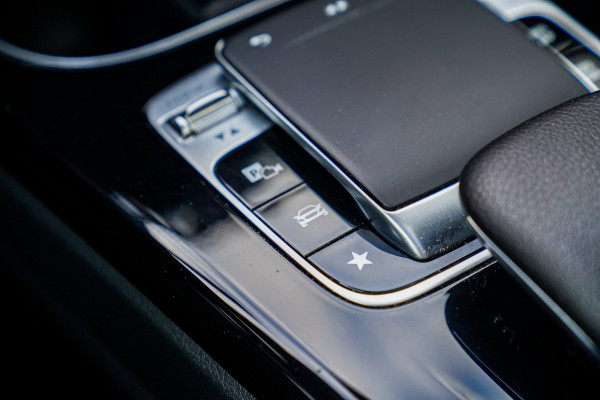Mercedes-Benz A-Klasse 220 Premium Plus | Panorama | Camera | Carplay | Digital Dash | Stoelverwarming