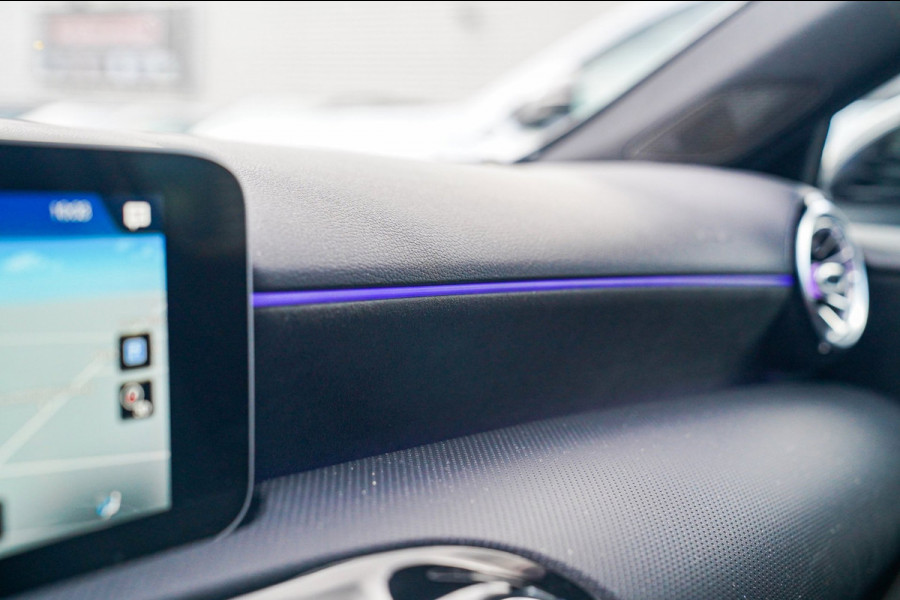 Mercedes-Benz A-Klasse 220 Premium Plus | Panorama | Camera | Carplay | Digital Dash | Stoelverwarming