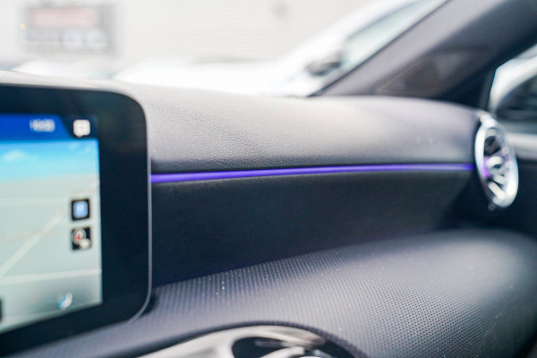 Mercedes-Benz A-Klasse 220 Premium Plus | Panorama | Camera | Carplay | Digital Dash | Stoelverwarming
