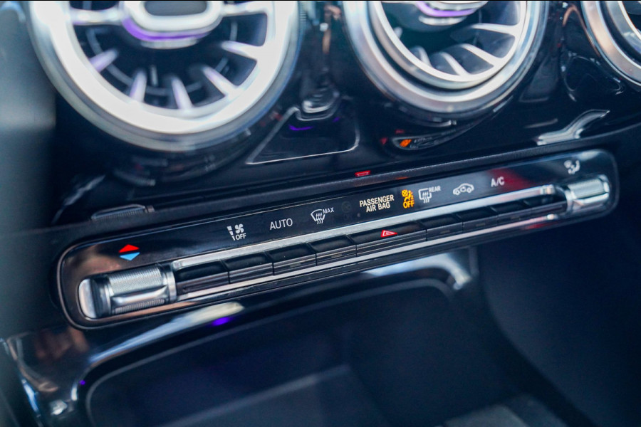 Mercedes-Benz A-Klasse 220 Premium Plus | Panorama | Camera | Carplay | Digital Dash | Stoelverwarming