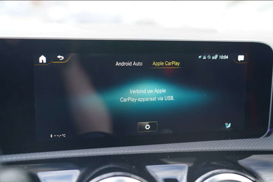 Mercedes-Benz A-Klasse 220 Premium Plus | Panorama | Camera | Carplay | Digital Dash | Stoelverwarming