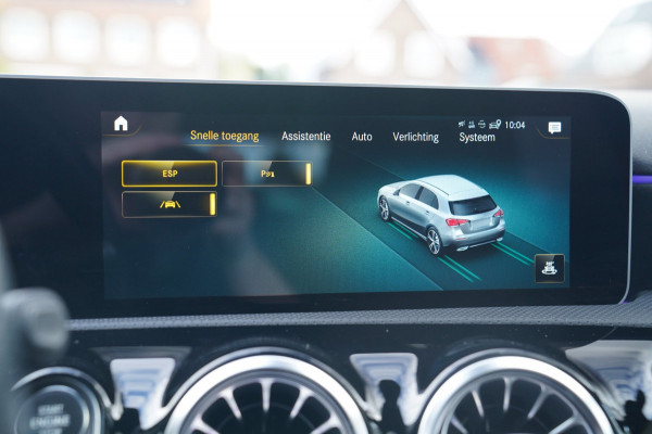 Mercedes-Benz A-Klasse 220 Premium Plus | Panorama | Camera | Carplay | Digital Dash | Stoelverwarming