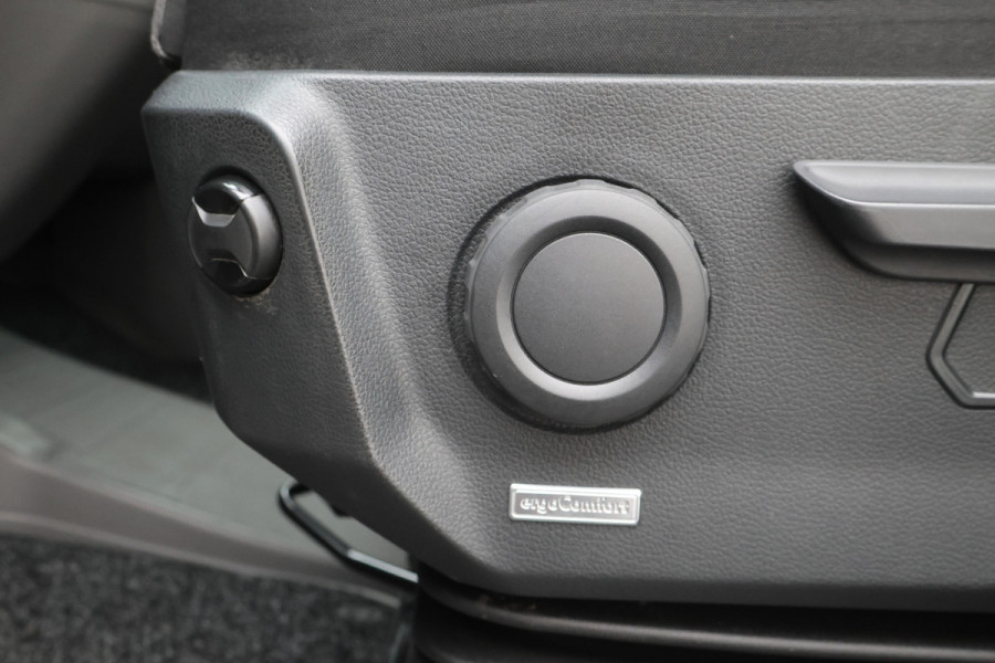 Volkswagen Crafter 35 2.0 TDI L3H3 Highline 3-Zits, Airco, Camera, Cruise, Apple Carplay, Verwarmde Voorruit, Trekhaak