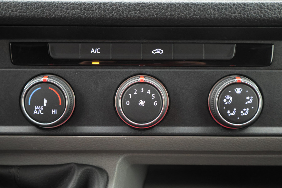 Volkswagen Crafter 35 2.0 TDI L3H3 Highline 3-Zits, Airco, Camera, Cruise, Apple Carplay, Verwarmde Voorruit, Trekhaak