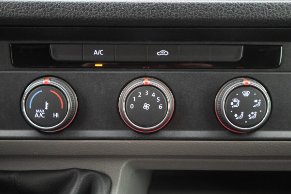 Volkswagen Crafter 35 2.0 TDI L3H3 Highline 3-Zits, Airco, Camera, Cruise, Apple Carplay, Verwarmde Voorruit, Trekhaak