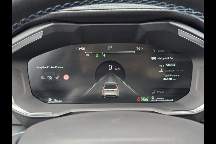 Lynk & Co 01 1.5 Black Edition Panoramadak|360° Camera|ACC|Stoelverwarming|Navi|Carplay