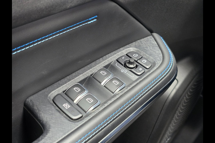 Lynk & Co 01 1.5 Black Edition Panoramadak|360° Camera|ACC|Stoelverwarming|Navi|Carplay