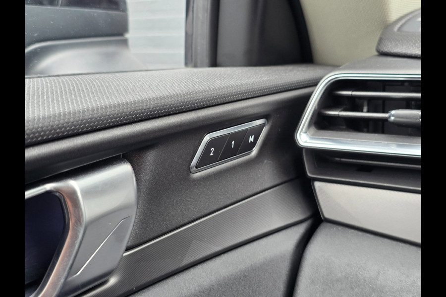 Lynk & Co 01 1.5 Black Edition Panoramadak|360° Camera|ACC|Stoelverwarming|Navi|Carplay