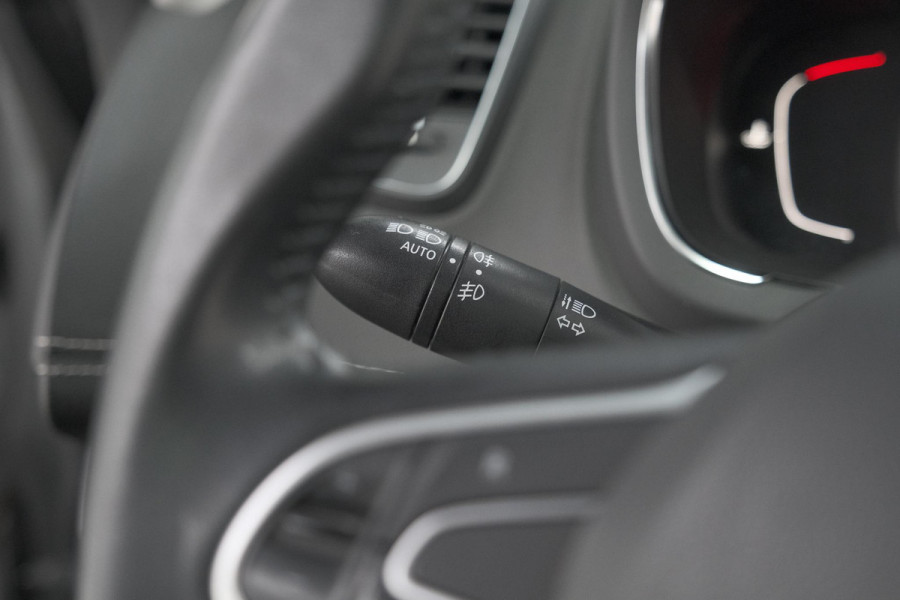 Renault Scénic TCe 130 Intens | Trekhaak | Camera | Panoramadak | Navigatie