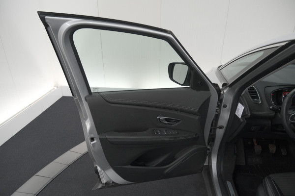 Renault Scénic TCe 130 Intens | Trekhaak | Camera | Panoramadak | Navigatie