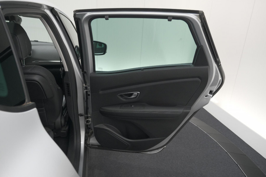 Renault Scénic TCe 130 Intens | Trekhaak | Camera | Panoramadak | Navigatie