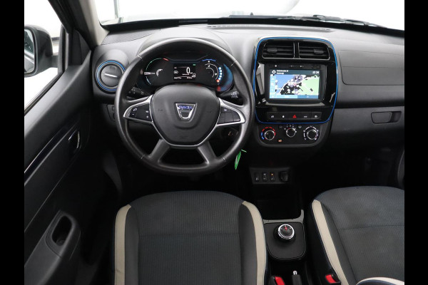 Dacia Spring Comfort Plus 27 kWh | SOH 92,3% | Carplay | Camera | Navigatie | Airco | Speedlimiter | Half leder | Bluetooth | 44.100km NAP