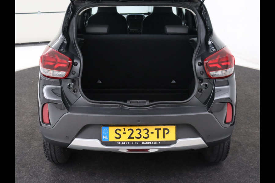 Dacia Spring Comfort Plus 27 kWh | SOH 92,3% | Carplay | Camera | Navigatie | Airco | Speedlimiter | Half leder | Bluetooth | 44.100km NAP