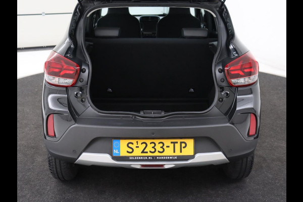 Dacia Spring Comfort Plus 27 kWh | SOH 92,3% | Carplay | Camera | Navigatie | Airco | Speedlimiter | Half leder | Bluetooth | 44.100km NAP