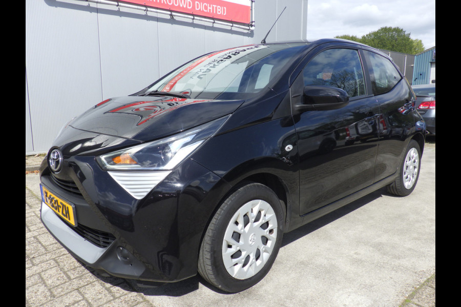 Toyota Aygo 1.0 VVT-i x-play Airco, Carplay, 5 DRS, NL/NAP!