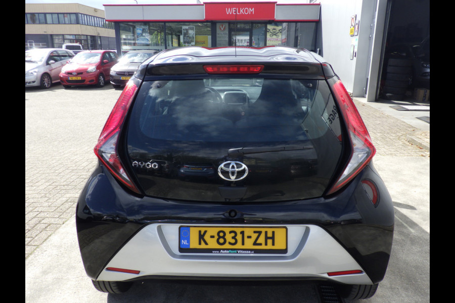 Toyota Aygo 1.0 VVT-i x-play Airco, Carplay, 5 DRS, NL/NAP!
