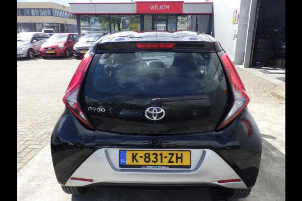 Toyota Aygo 1.0 VVT-i x-play Airco, Carplay, 5 DRS, NL/NAP!
