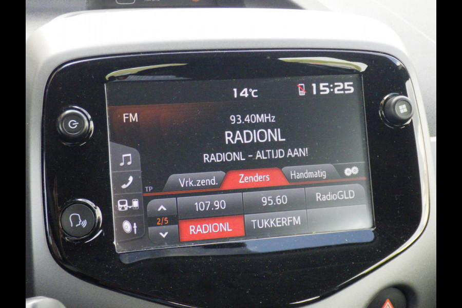 Toyota Aygo 1.0 VVT-i x-play Airco, Carplay, 5 DRS, NL/NAP!