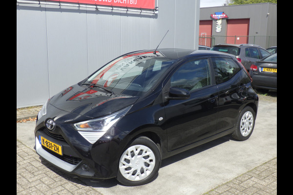 Toyota Aygo 1.0 VVT-i x-play Airco, Carplay, 5 DRS, NL/NAP!