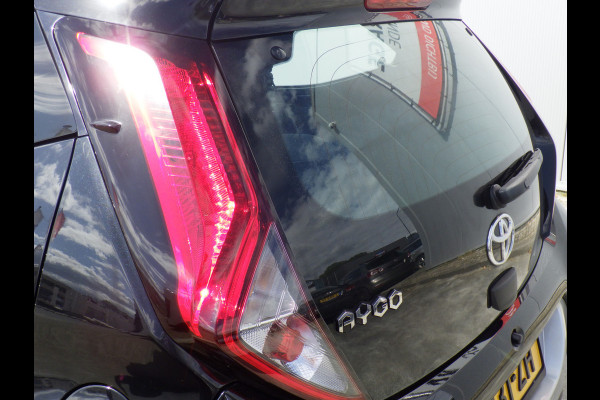 Toyota Aygo 1.0 VVT-i x-play Airco, Carplay, 5 DRS, NL/NAP!