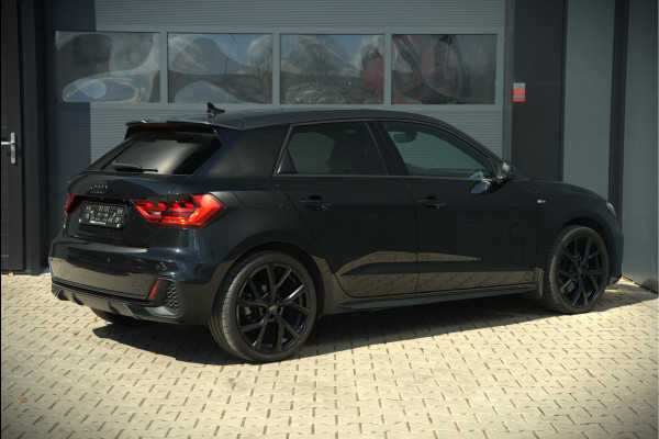 Audi A1 Sportback 35 TFSI S Line edition one S-Line | Bang & Olufsen | Stoelverwarming | Cruise Control | Navigatie | Parkeersensoren | Apple Carplay | Climate Control | B&O | LED