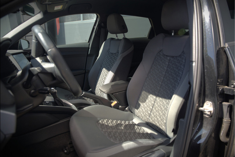 Audi A1 Sportback 35 TFSI S Line edition one S-Line | Bang & Olufsen | Stoelverwarming | Cruise Control | Navigatie | Parkeersensoren | Apple Carplay | Climate Control | B&O | LED