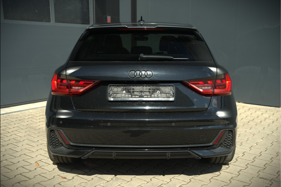 Audi A1 Sportback 35 TFSI S Line edition one S-Line | Bang & Olufsen | Stoelverwarming | Cruise Control | Navigatie | Parkeersensoren | Apple Carplay | Climate Control | B&O | LED
