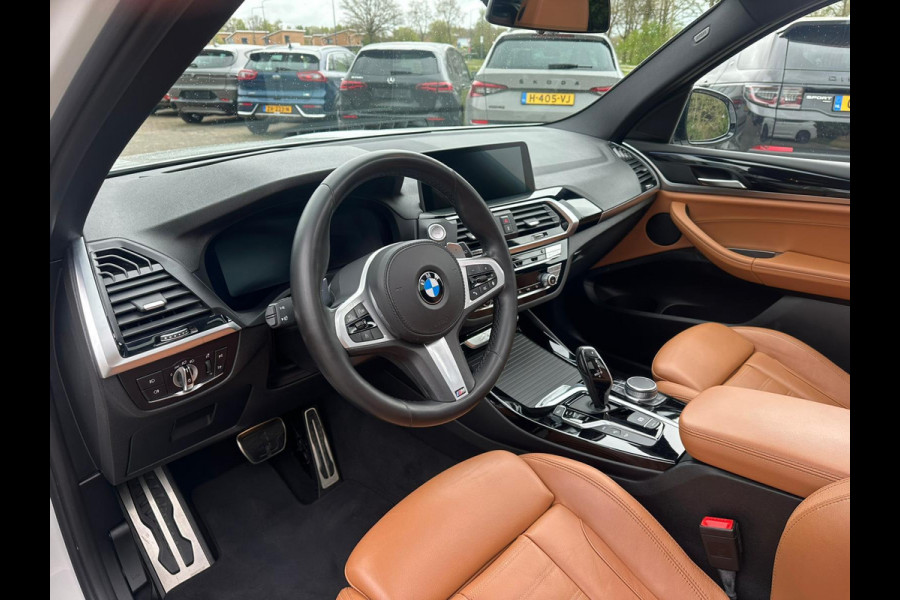 BMW X3 xDrive30e M Sport | Panoramadak | Vol leder | M-pakket | All-Season | Sportstoelen | Stoelverwarming | Camera | Head Up Display |