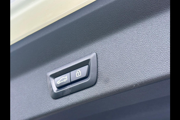 BMW X3 xDrive30e M Sport | Panoramadak | Vol leder | M-pakket | All-Season | Sportstoelen | Stoelverwarming | Camera | Head Up Display |