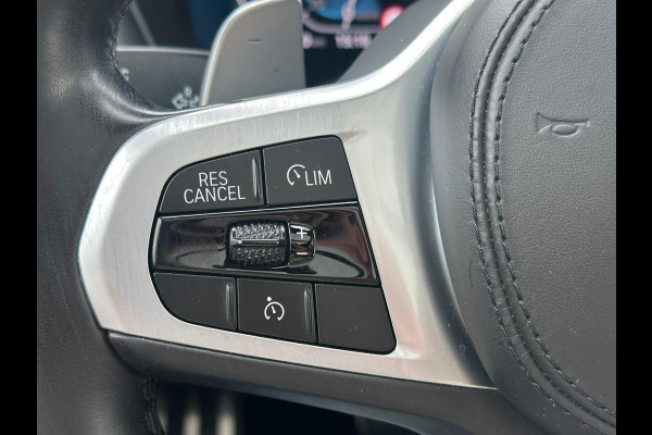 BMW X3 xDrive30e M Sport | Panoramadak | Vol leder | M-pakket | All-Season | Sportstoelen | Stoelverwarming | Camera | Head Up Display |