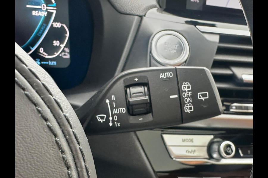 BMW X3 xDrive30e M Sport | Panoramadak | Vol leder | M-pakket | All-Season | Sportstoelen | Stoelverwarming | Camera | Head Up Display |