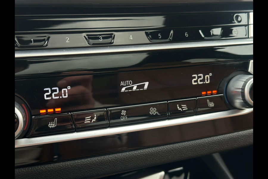 BMW X3 xDrive30e M Sport | Panoramadak | Vol leder | M-pakket | All-Season | Sportstoelen | Stoelverwarming | Camera | Head Up Display |