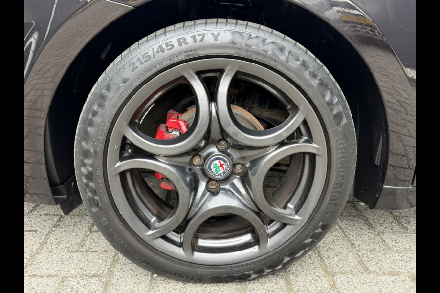 Alfa Romeo MiTo TwinAir ECO | 17" Velgen | Climate/cruise control | Parkeersensoren | Navigatie