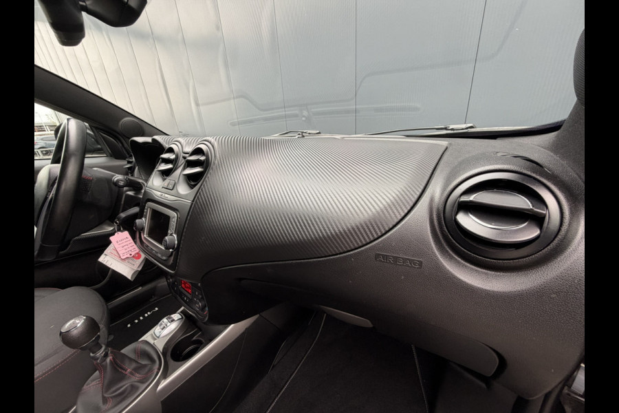 Alfa Romeo MiTo TwinAir ECO | 17" Velgen | Climate/cruise control | Parkeersensoren | Navigatie