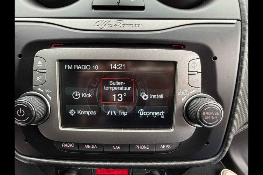 Alfa Romeo MiTo TwinAir ECO | 17" Velgen | Climate/cruise control | Parkeersensoren | Navigatie