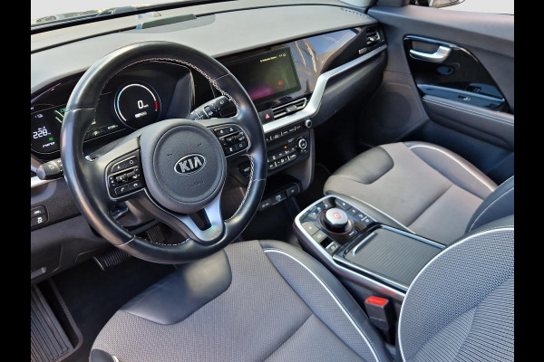 Kia e-Niro DynamicLine 64 kWh | Stoelverwarming | Navi | Camera | Apple Carplay / Android Auto | Cruise |