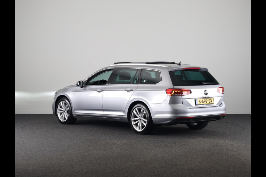 Volkswagen Passat Variant 1.5 TSI Business | Navigatie | Panorama dak | Parkeersensoren | Achteruit Camera | Digitale dashboard |