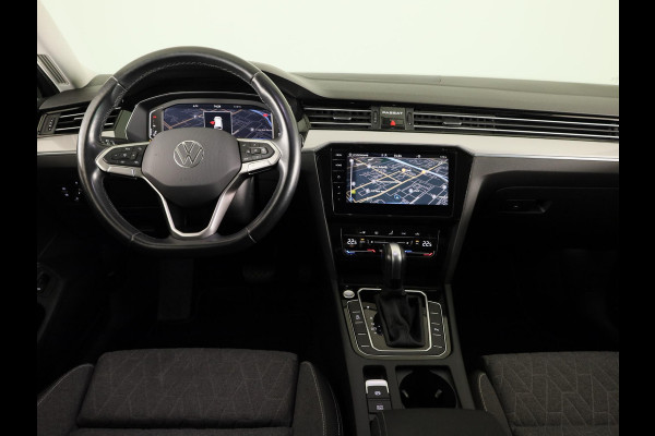 Volkswagen Passat Variant 1.5 TSI Business | Navigatie | Panorama dak | Parkeersensoren | Achteruit Camera | Digitale dashboard |