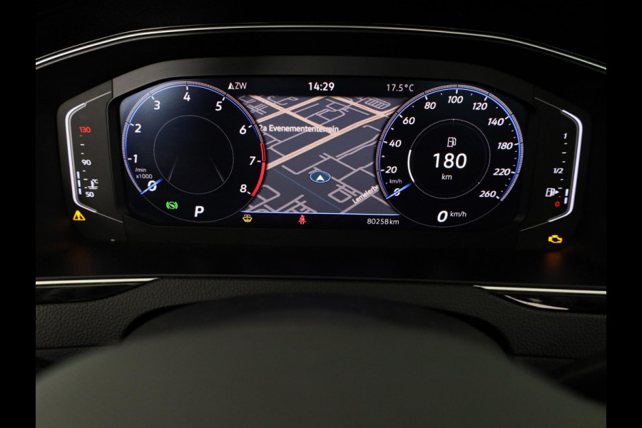 Volkswagen Passat Variant 1.5 TSI Business | Navigatie | Panorama dak | Parkeersensoren | Achteruit Camera | Digitale dashboard |