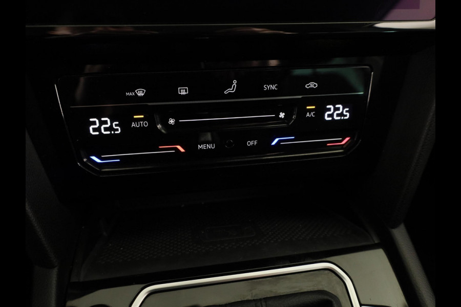 Volkswagen Passat Variant 1.5 TSI Business | Navigatie | Panorama dak | Parkeersensoren | Achteruit Camera | Digitale dashboard |