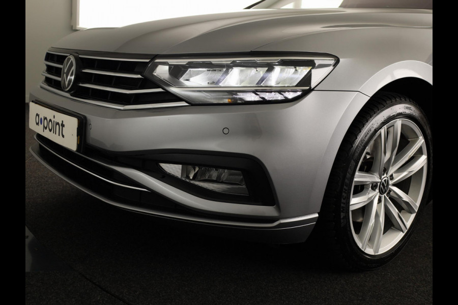 Volkswagen Passat Variant 1.5 TSI Business | Navigatie | Panorama dak | Parkeersensoren | Achteruit Camera | Digitale dashboard |