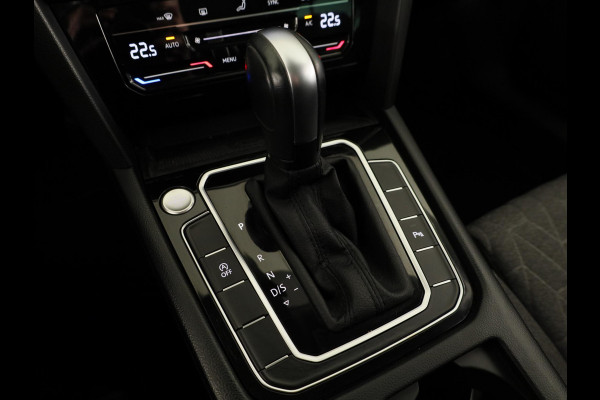 Volkswagen Passat Variant 1.5 TSI Business | Navigatie | Panorama dak | Parkeersensoren | Achteruit Camera | Digitale dashboard |