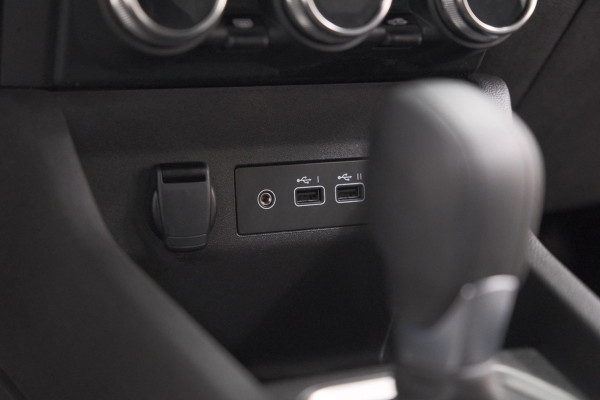 Renault Clio 1.6 E-Tech Full Hybrid 145 Evolution | Apple Carplay | Parkeersensoren | LED | Cruise Control