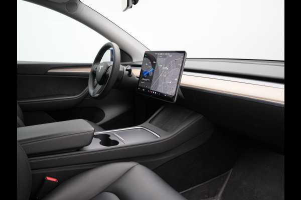 Tesla Model Y Long Range AWD 75 kWh 441pk | Full Self-Driving Capability | Panodak | Adaptive Cruise | Lederen Sportstoelen Memory & Verwarmd | Camera | Navigatie | ANDERE WIELDOPPEN!