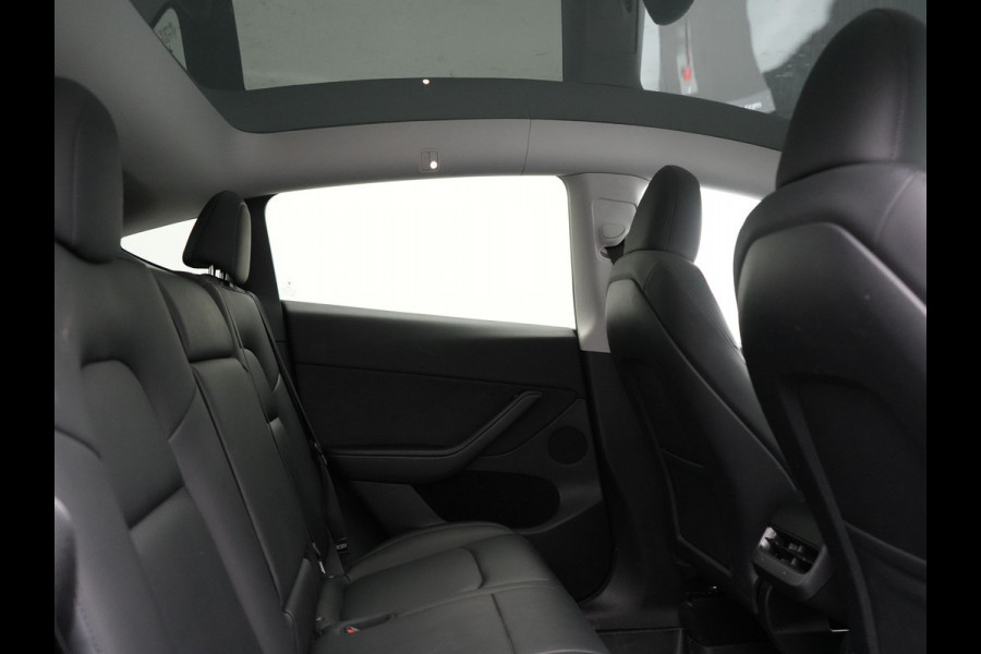 Tesla Model Y Long Range AWD 75 kWh 441pk | Full Self-Driving Capability | Panodak | Adaptive Cruise | Lederen Sportstoelen Memory & Verwarmd | Camera | Navigatie | ANDERE WIELDOPPEN!