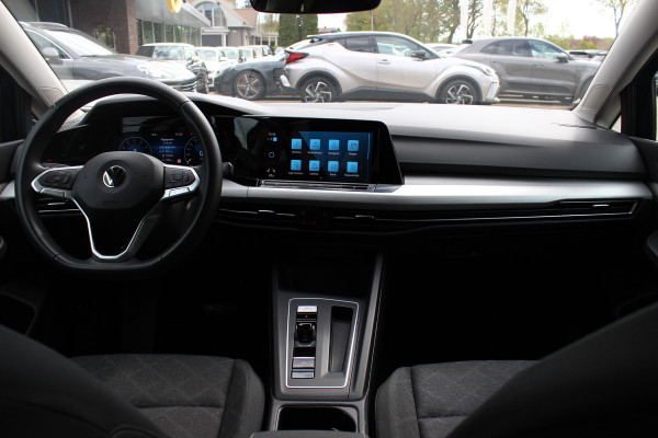 Volkswagen Golf Variant 1.0 eTSI Life Business / CarPlay / Parkeerhulp V+A / LED Koplampen / Virtual Cockpit / Stoelverwarming V+A / ACC / Getint glas
