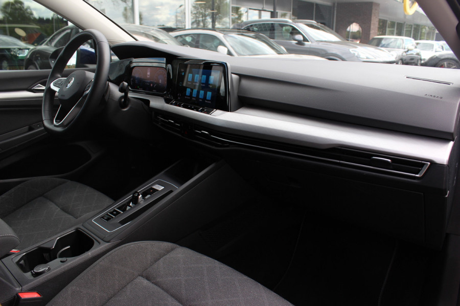 Volkswagen Golf Variant 1.0 eTSI Life Business / CarPlay / Parkeerhulp V+A / LED Koplampen / Virtual Cockpit / Stoelverwarming V+A / ACC / Getint glas