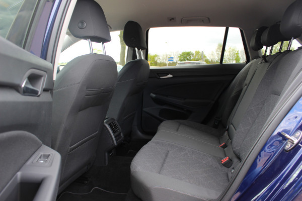 Volkswagen Golf Variant 1.0 eTSI Life Business / CarPlay / Parkeerhulp V+A / LED Koplampen / Virtual Cockpit / Stoelverwarming V+A / ACC / Getint glas